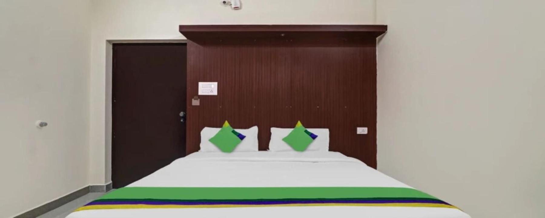 Grand Jp Inn Near 2 Km From Gundlupet Bus Stand المظهر الخارجي الصورة