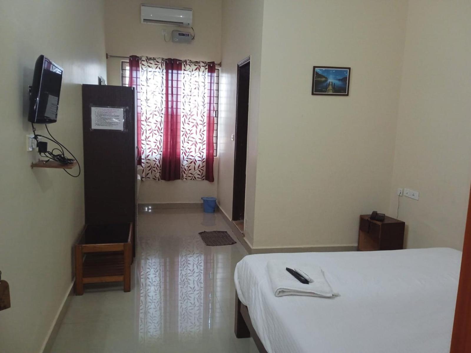 Grand Jp Inn Near 2 Km From Gundlupet Bus Stand المظهر الخارجي الصورة