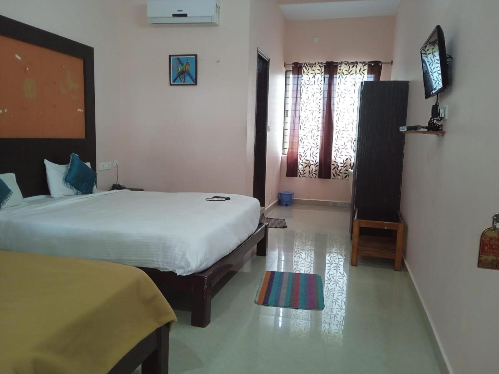 Grand Jp Inn Near 2 Km From Gundlupet Bus Stand المظهر الخارجي الصورة